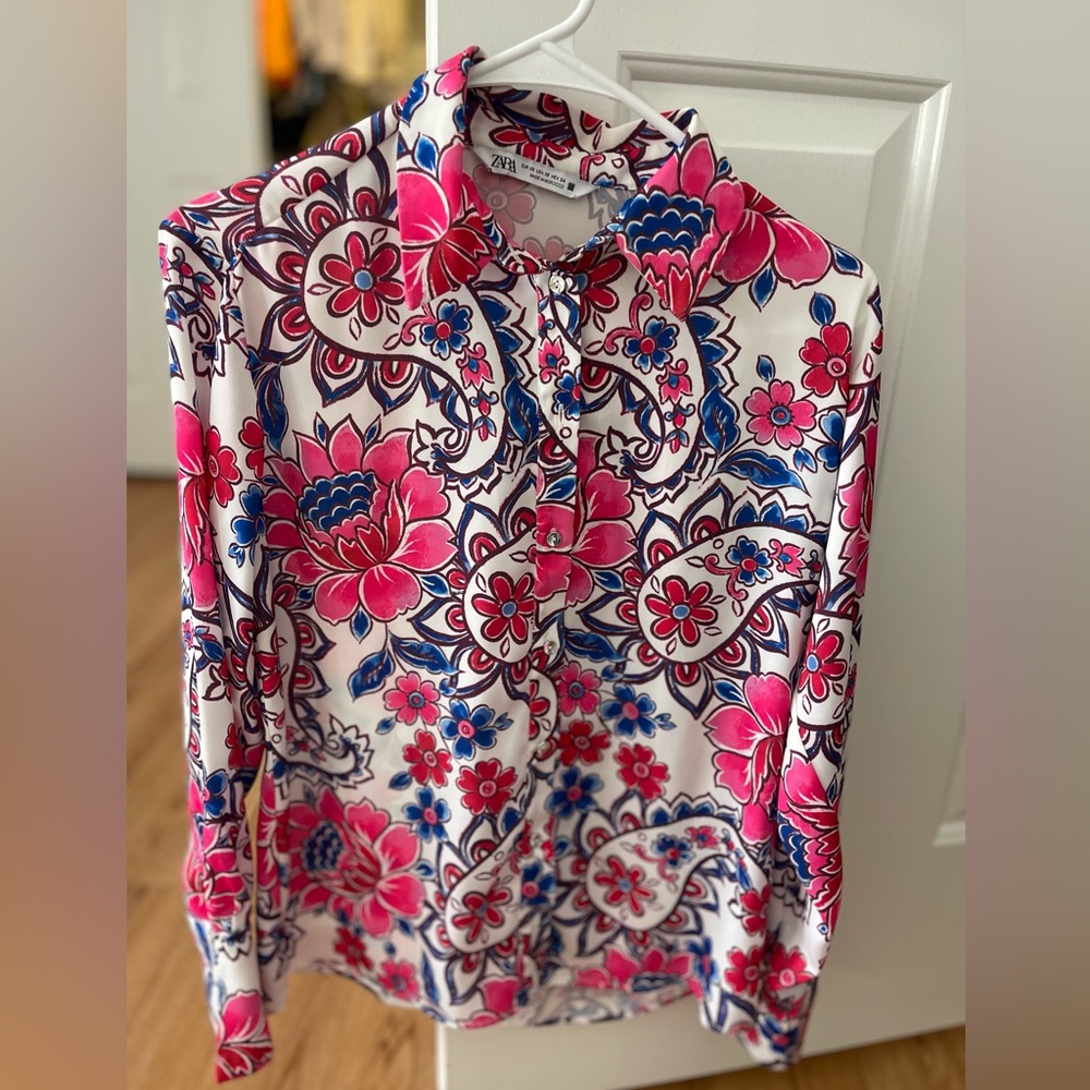 Zara blouse size XS perfect condition silk